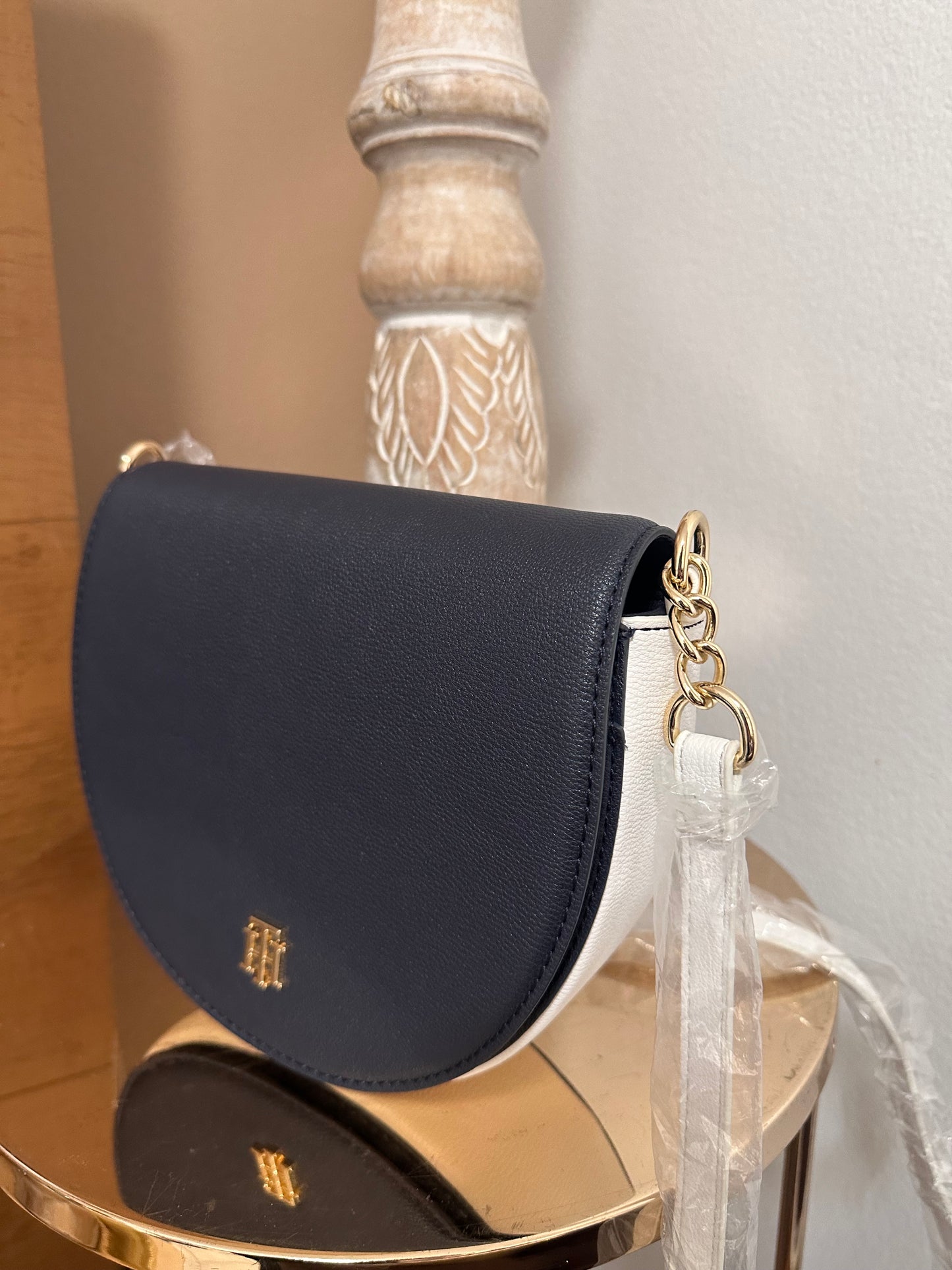 Tomm Crossbody