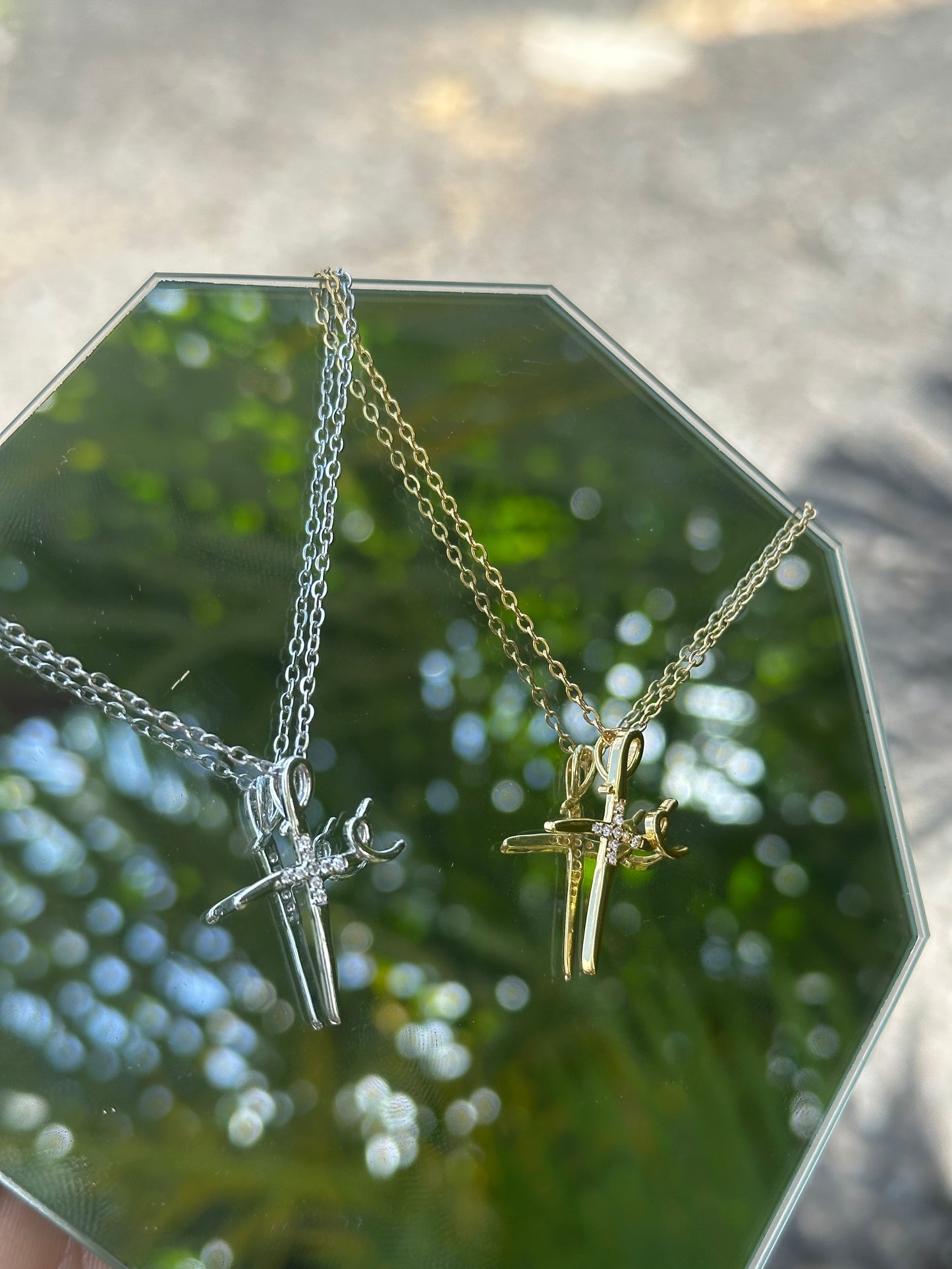 Fé Necklace