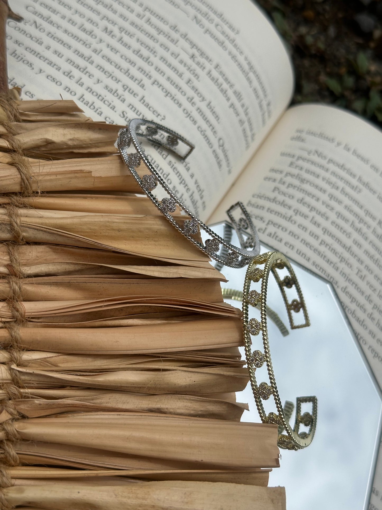 Clover Rhinestone Bangle