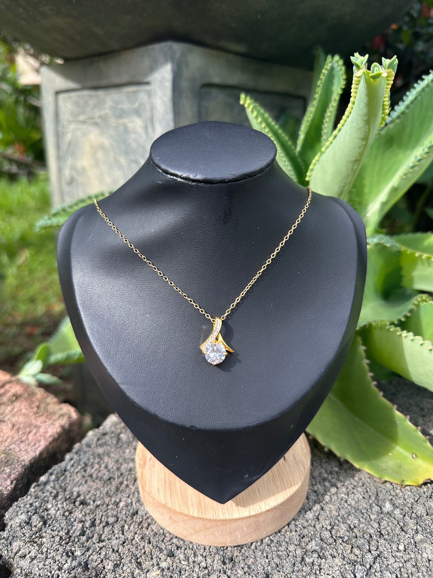 Ribbon Necklace