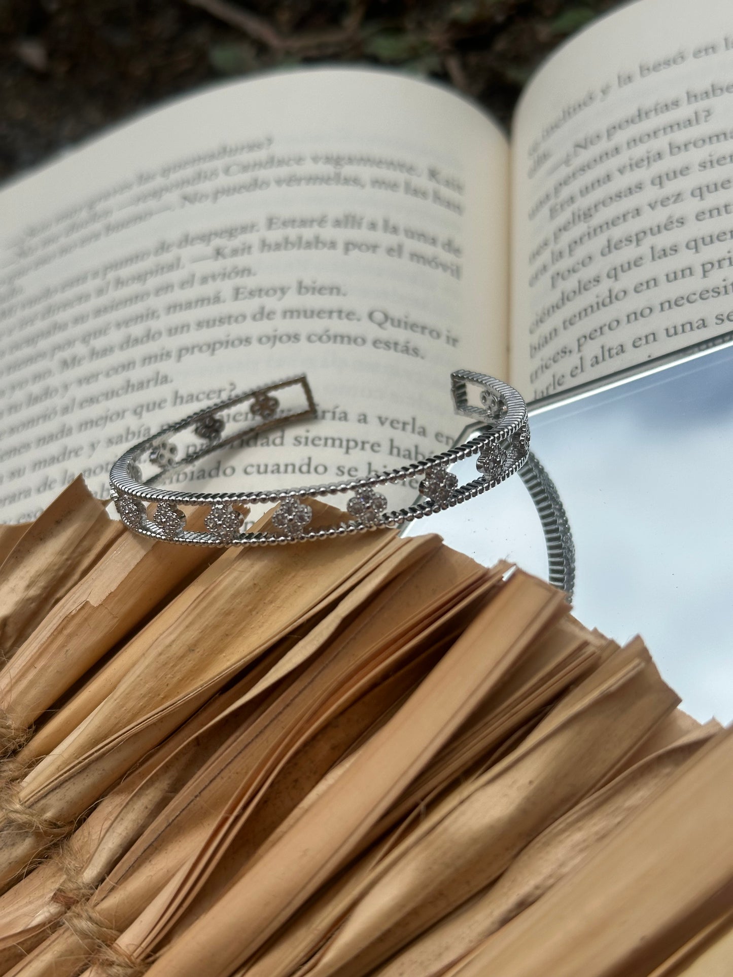 Clover Rhinestone Bangle