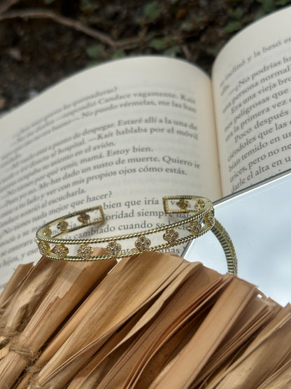 Clover Rhinestone Bangle