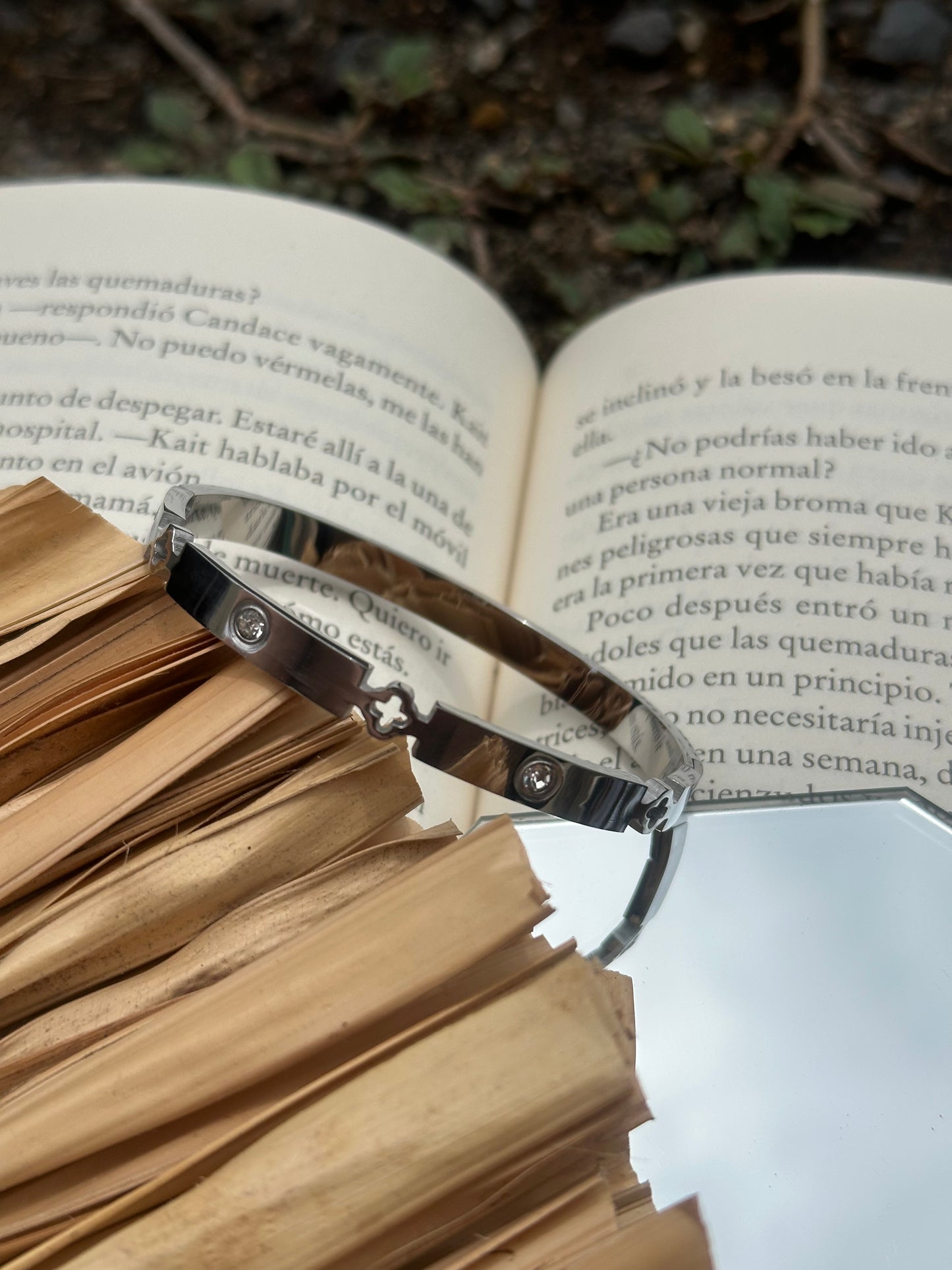 Reina Bangle