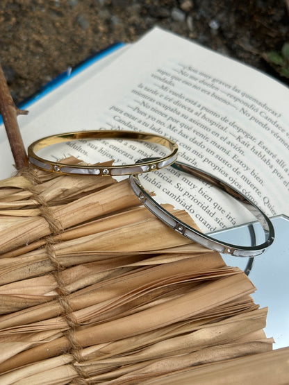 Lee Bangle