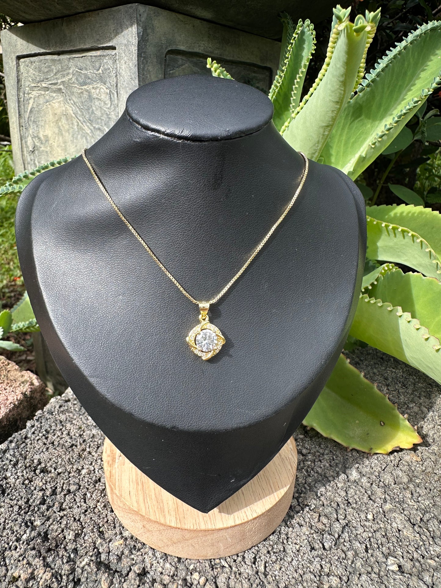 Swirl Necklace