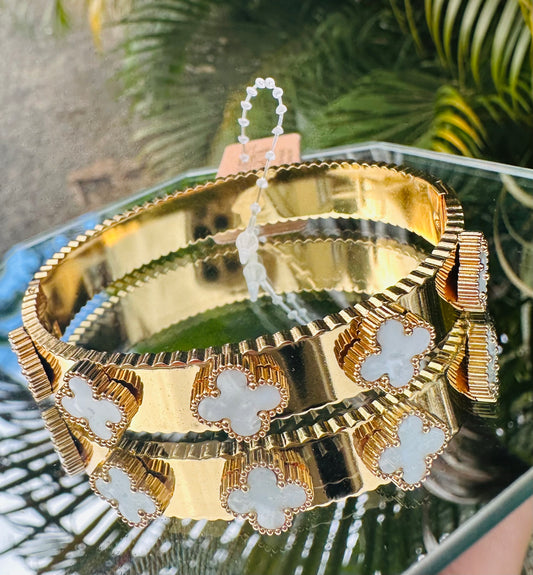 Clover Bangle